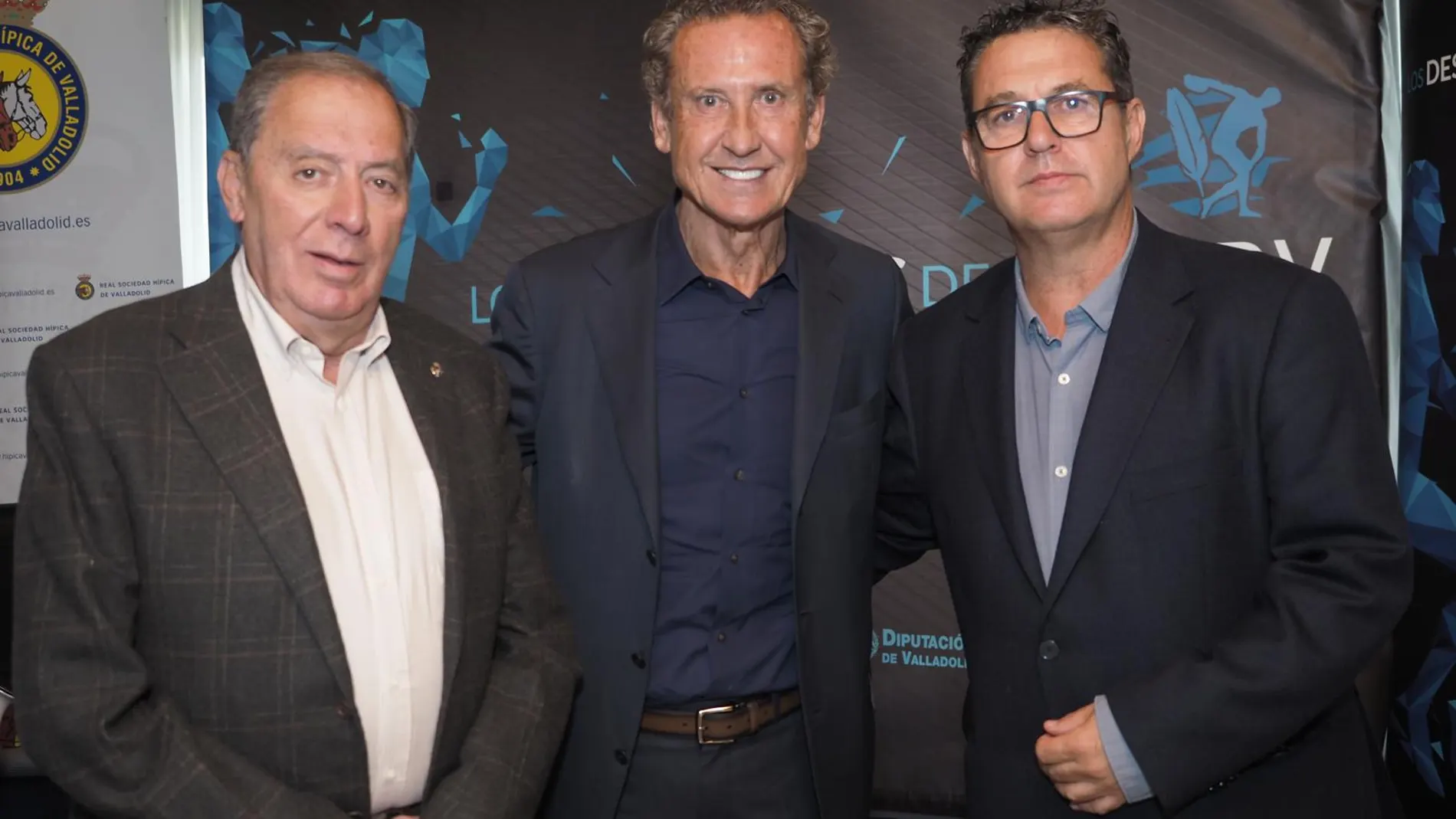Josito Ortega, Jorge Valdano y Lolo Velasco en los desayunos de la ADPV