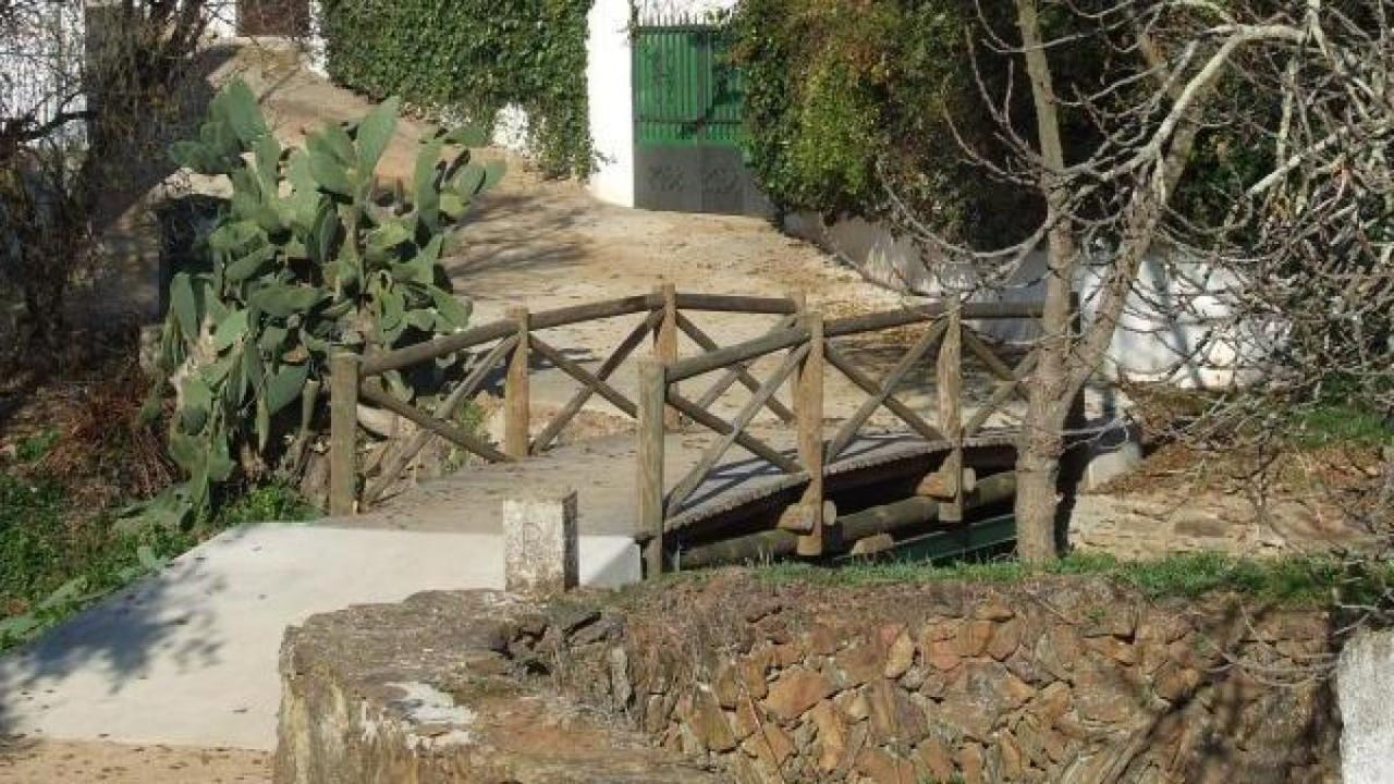 El puente internacional más pequeño del mundo existe y está en Extremadura