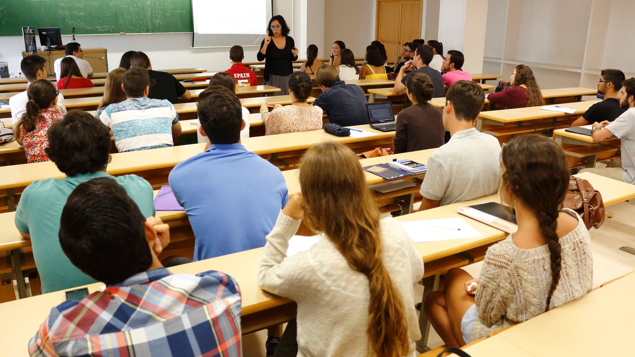 El independentismo radical insiste en las 3 horas de catalán en la escuela en detrimento de otras asignaturas