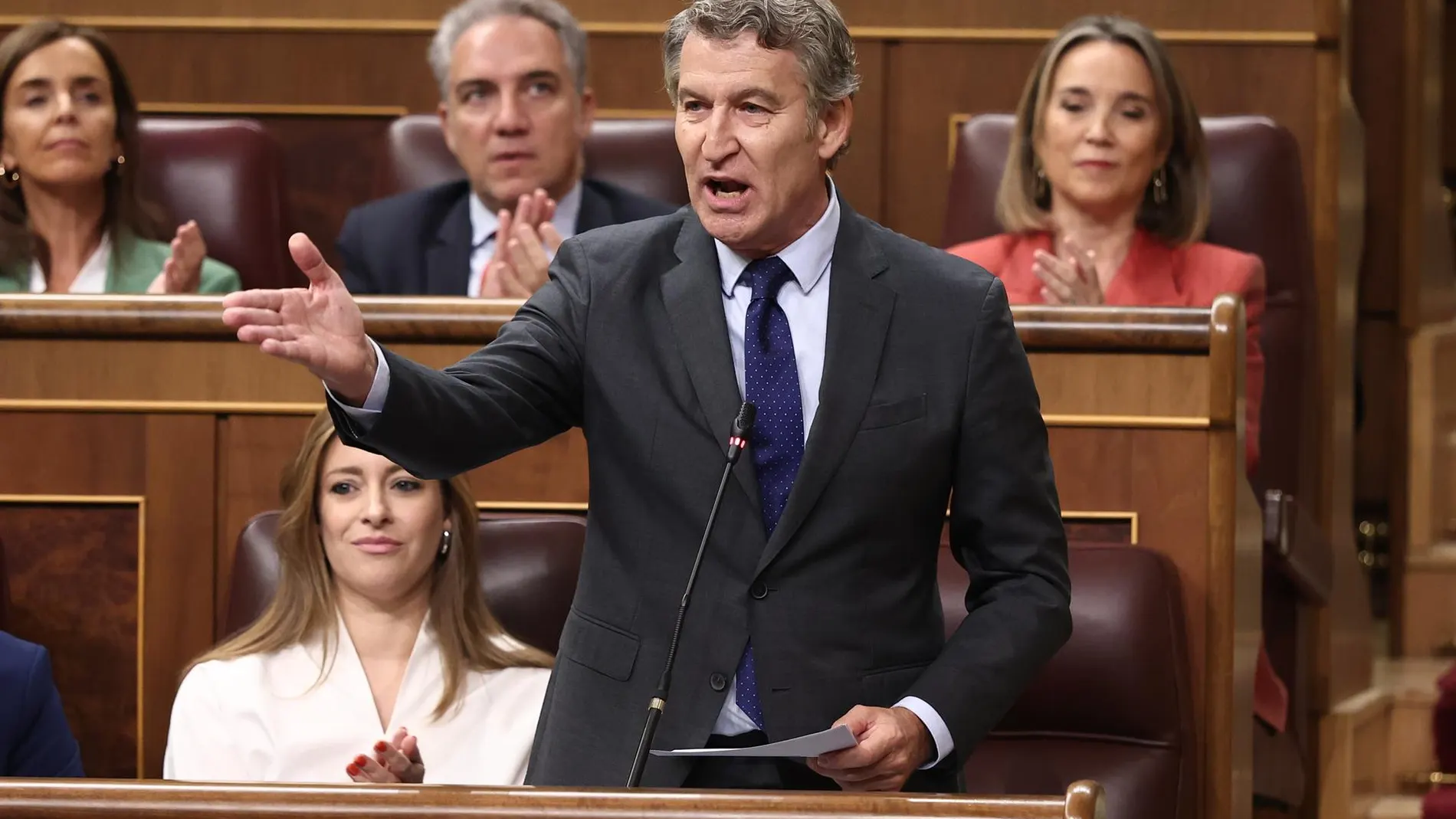 AMP.- Feijóo anuncia que el PP citará a Sánchez en octubre en la comisión del 'caso Koldo' en el Senado: "Está pringado"