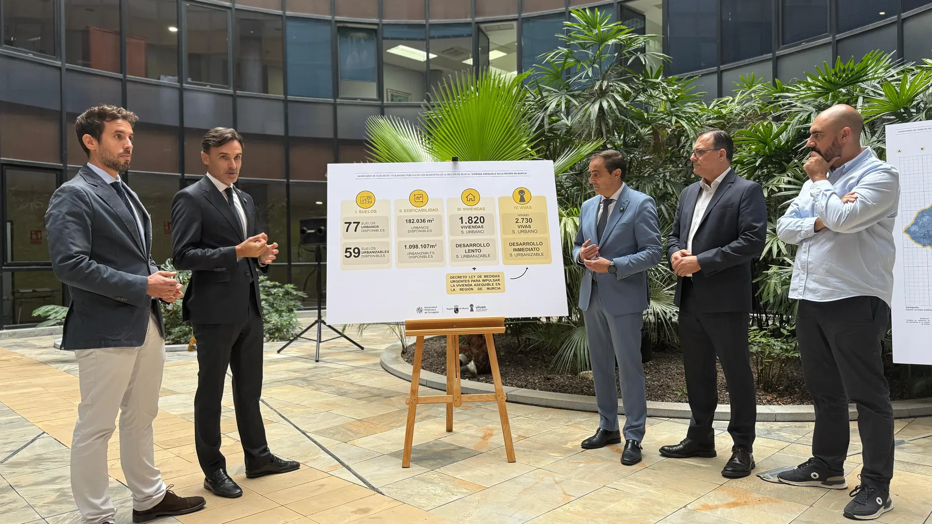 El Gobierno regional elabora un mapa de suelos públicos para construir casas asequibles