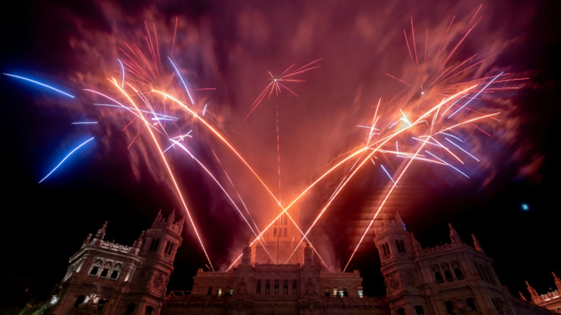 Fuegos artificiales por la Hispanidad en Madrid: dónde y a qué hora son