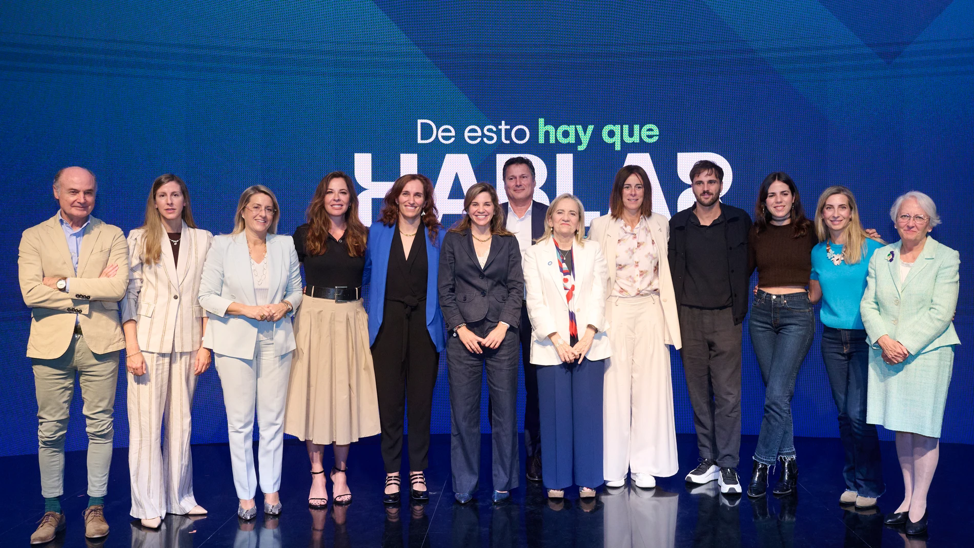 Foto de familia del acto
