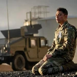 Un fotograma de "Una casa llena de dinamita"