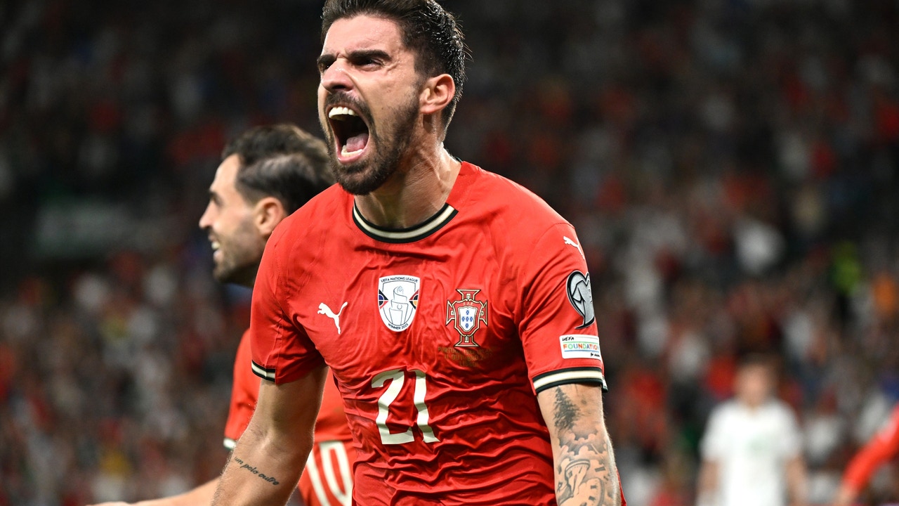 Neves salva a Portugal y lo mantiene encaminado hacia el Mundial