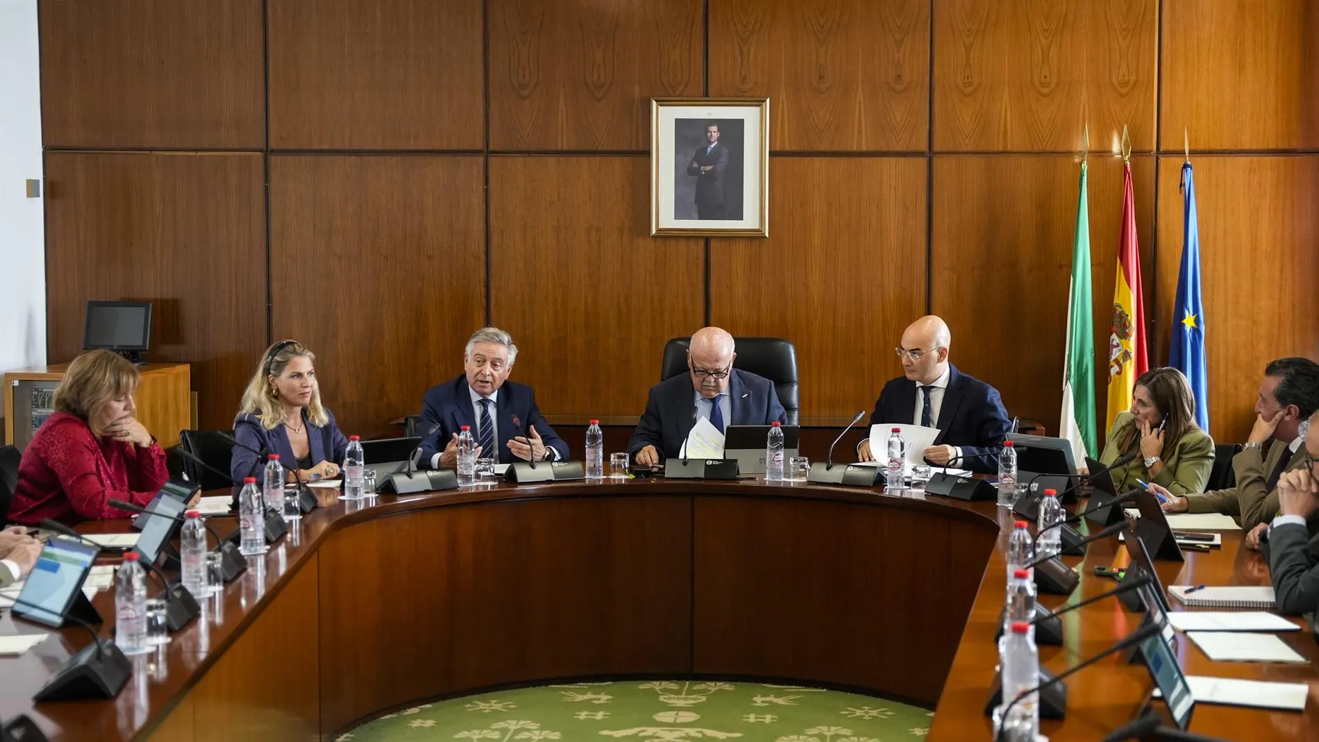 Mesa del Parlamento andaluz