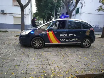 Un coche de la Policía Nacional Un coche de la Policía Nacional