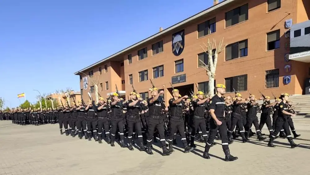 Ensayo previo al desfile en la Base Príncipe