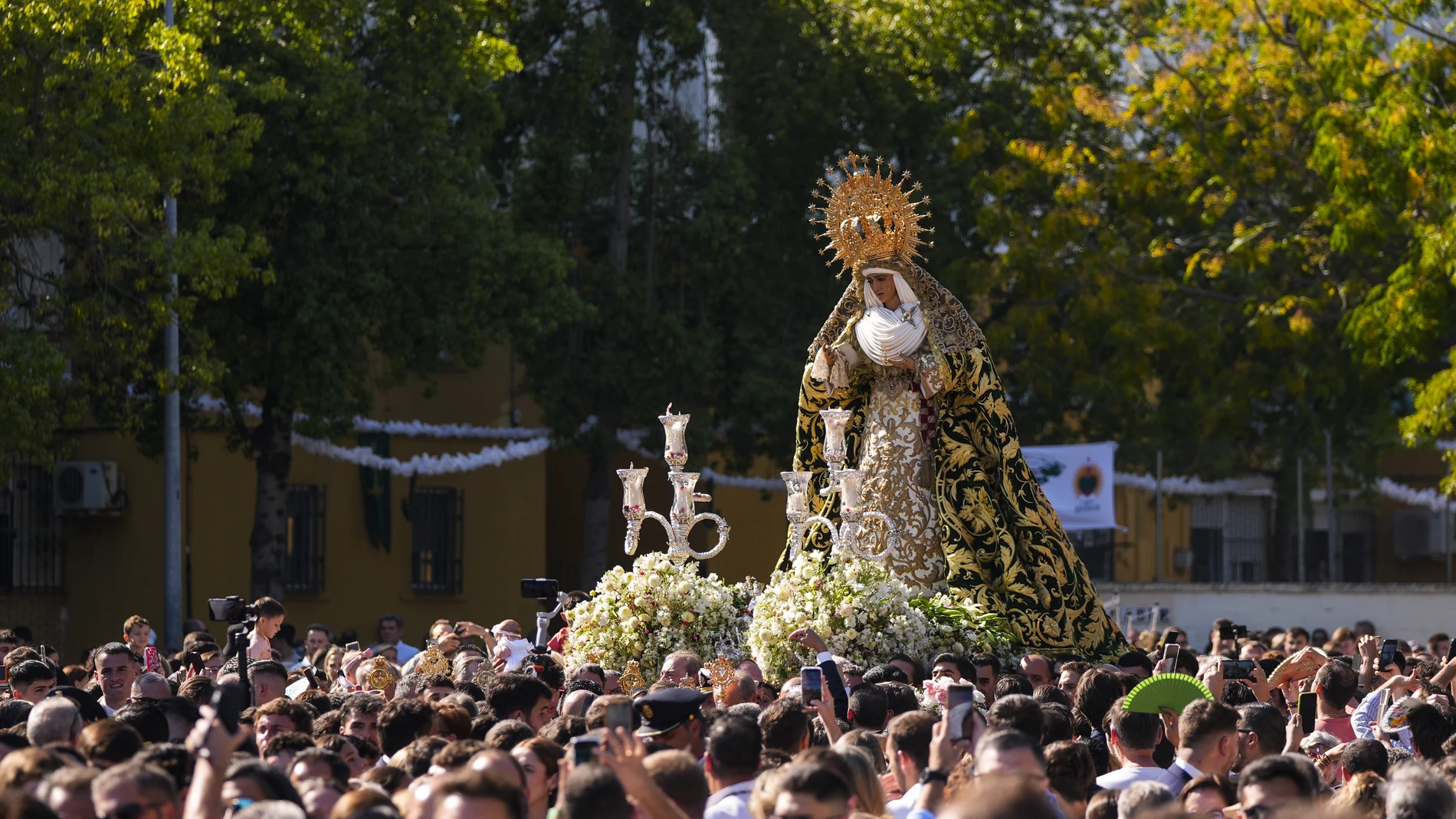 La Esperanza de Triana en el barrio de Las Letanías de Sevilla