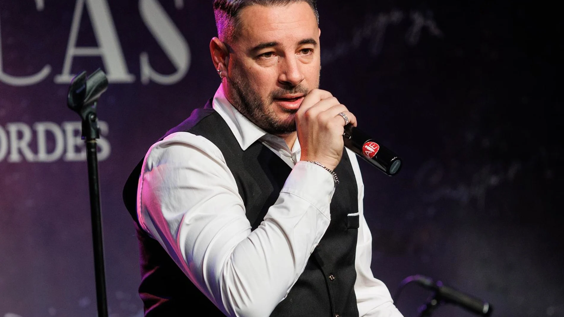 Andy anuncia que comienza su carrera en solitario