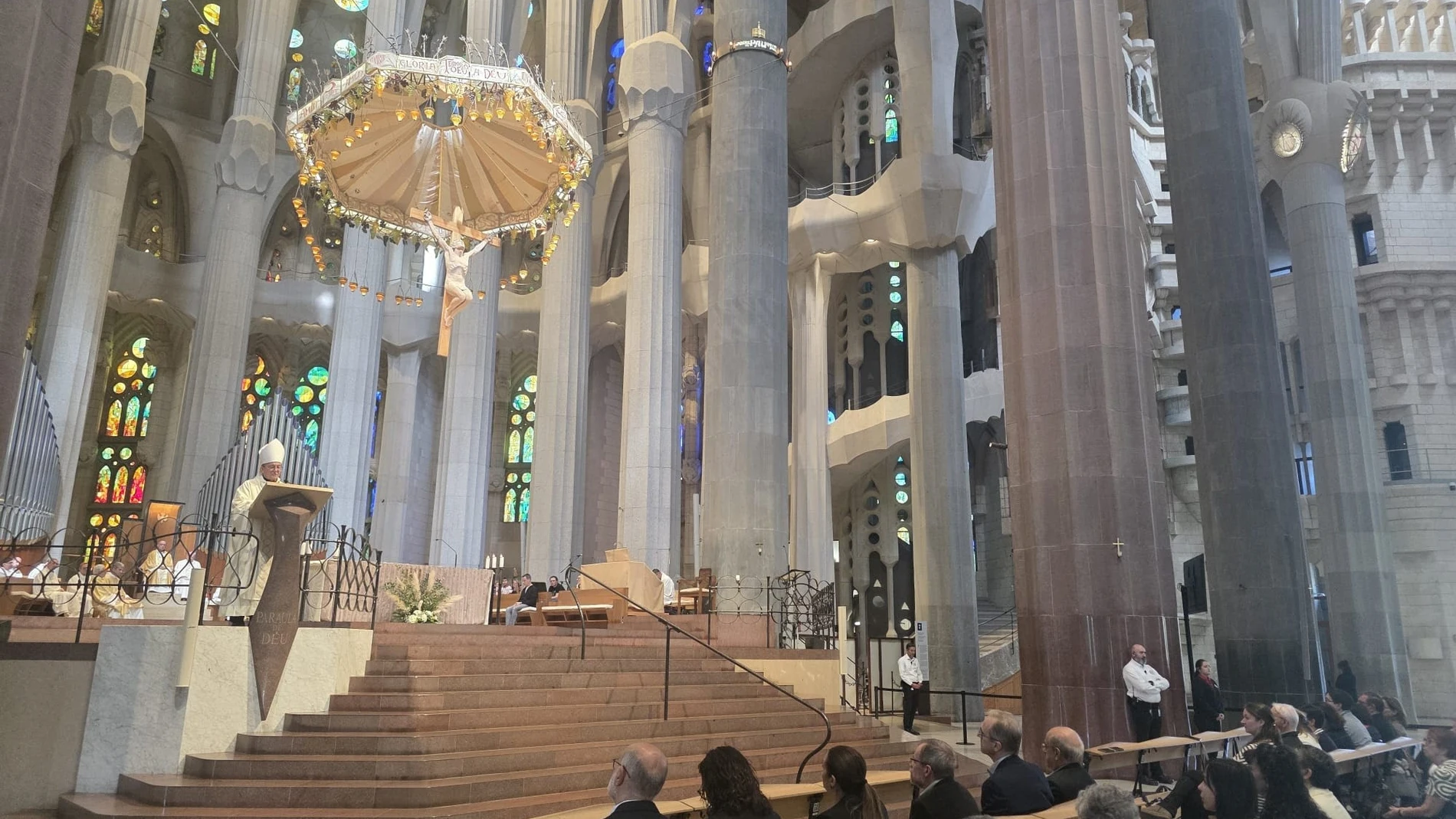 Unas 900 personas celebran el catecumenado en la Sagrada Familia de Barcelona REMITIDA / HANDOUT por GABINET D'INFORMACIÓ DE L'ESGLÉSIA A CATALUNYA Fotografía remitida a medios de comunicación exclusivamente para ilustrar la noticia a la que hace referencia la imagen, y citando la procedencia de la imagen en la firma 11/10/2025