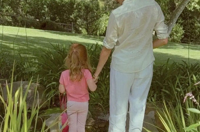 Meghan Markle publica fotos y vídeos inéditos de su hija Lilibet en un homenaje por el Día de la Niña