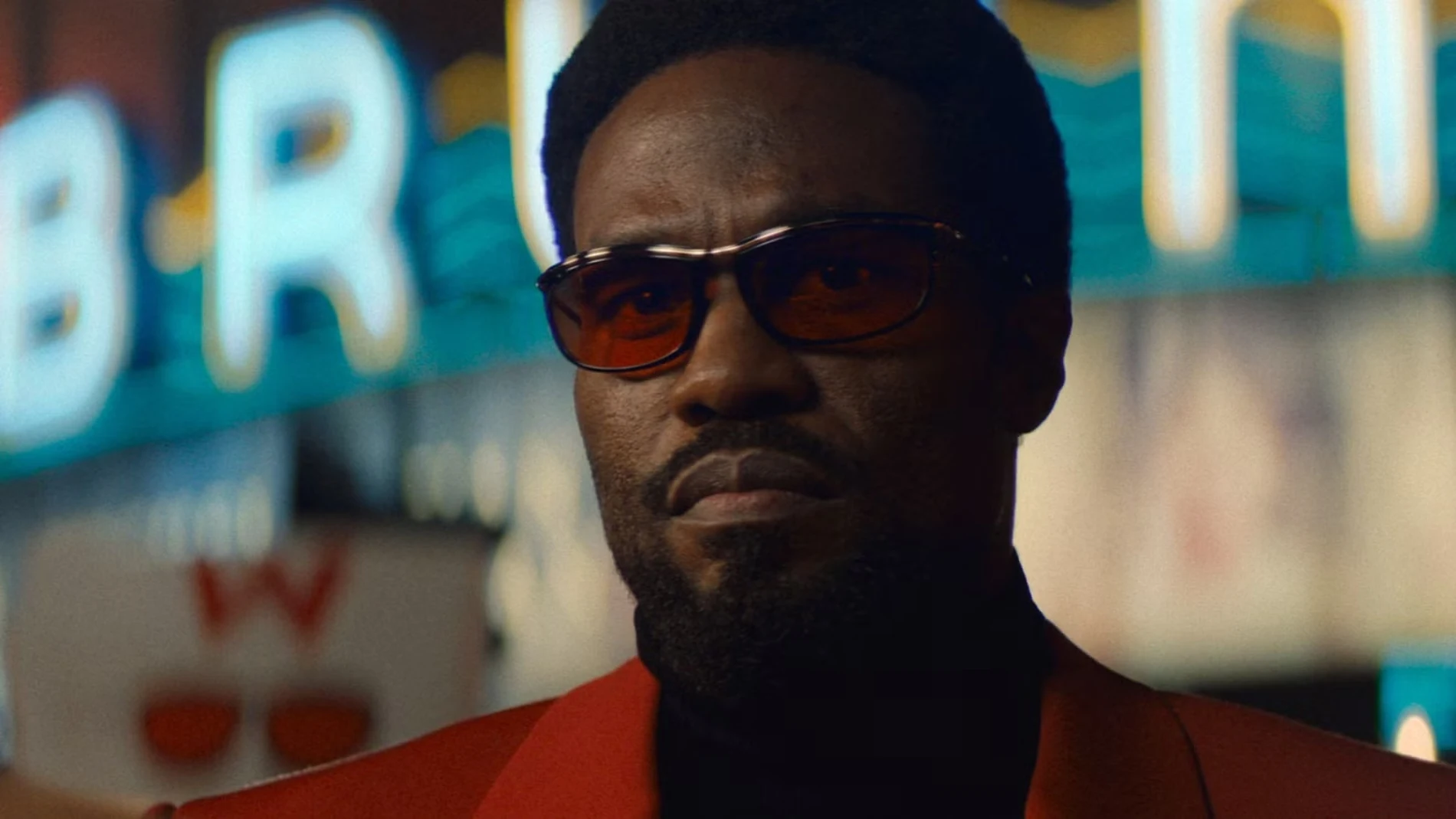 El actor Yahya Abdul-Mateen II da vida a Simon Williams (Wonder Man)