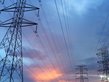 Así impactará en tu factura de la luz el refuerzo de la red eléctrica para evitar nuevos apagones: "Estos 3.000 millones los pagamos todos"