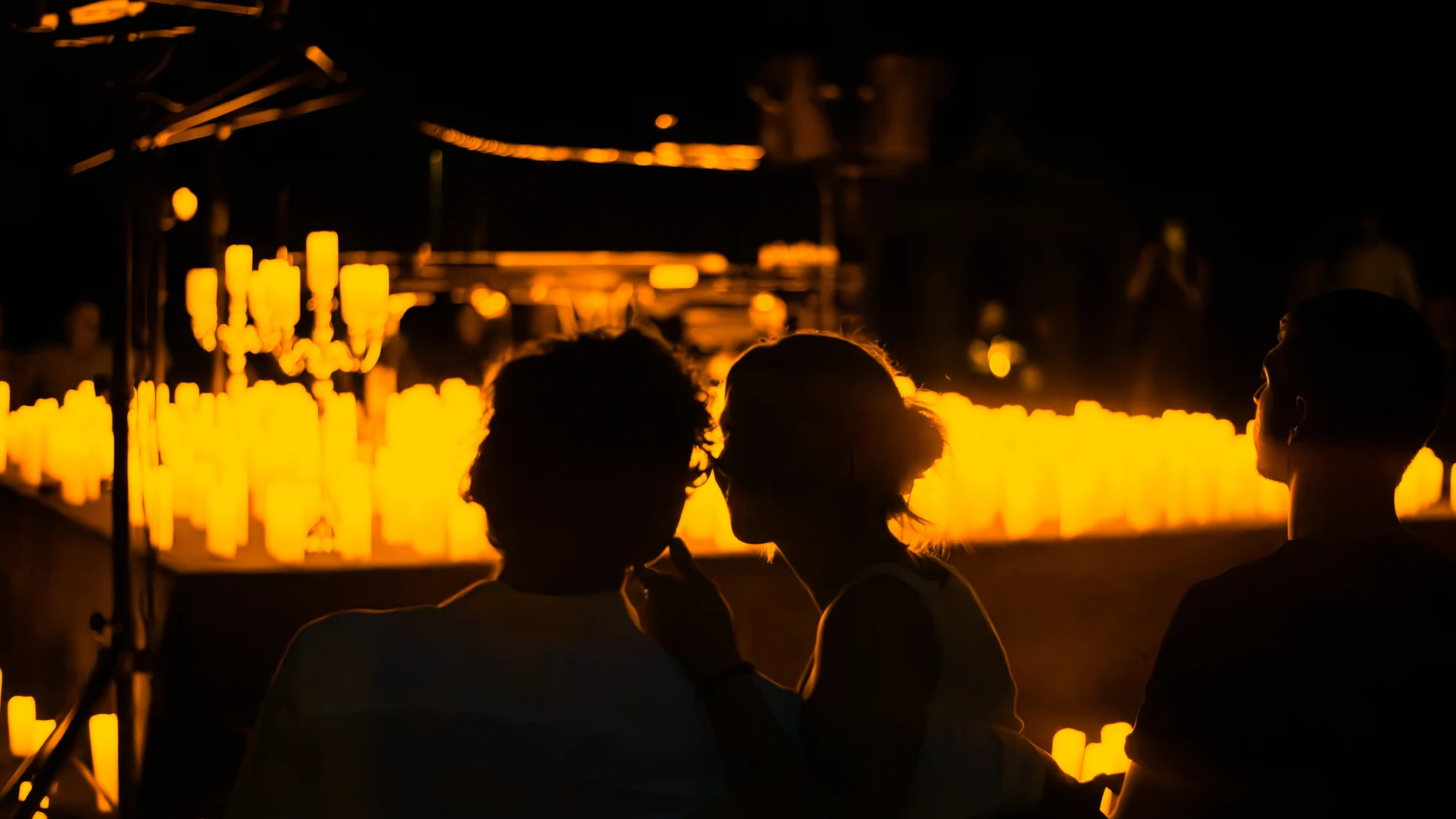 Pareja durante un concierto de Candelight