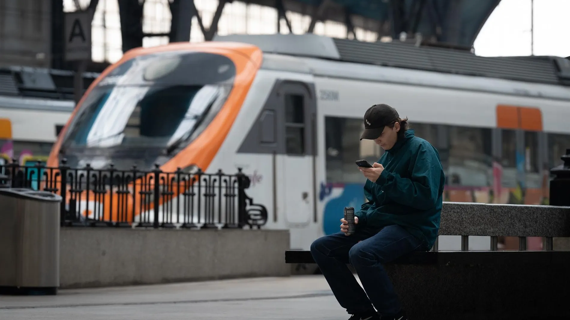 Economía/Transportes.- Un 48% de los catalanes suspende el servicio de Rodalies y media distancia