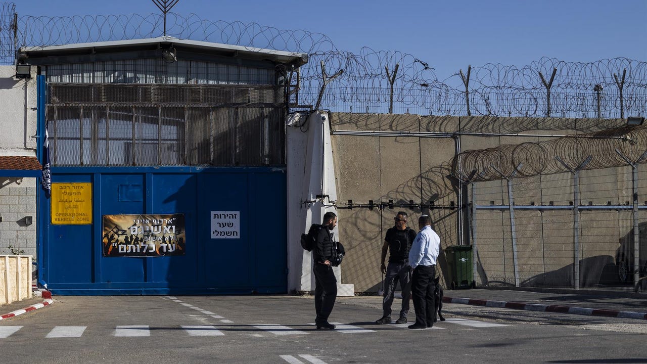 Júbilo en Cisjordania tras la puesta en libertad de 2.000 presos palestinos