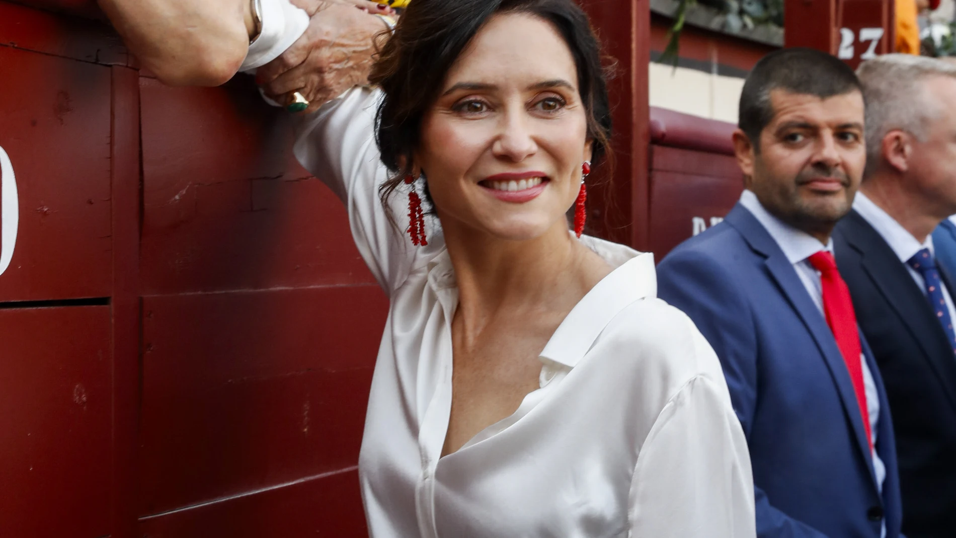 El look de Ayuso en los toros.