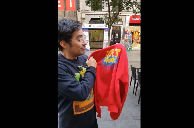 Jordi Cruz con la sudadera de ‘Art Attack’ en la presentación de Livo