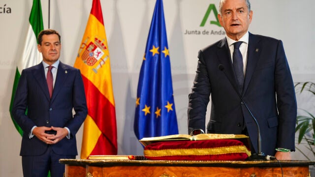 Moreno y Sanz, durante la toma de posesión del consejero de Sanidad