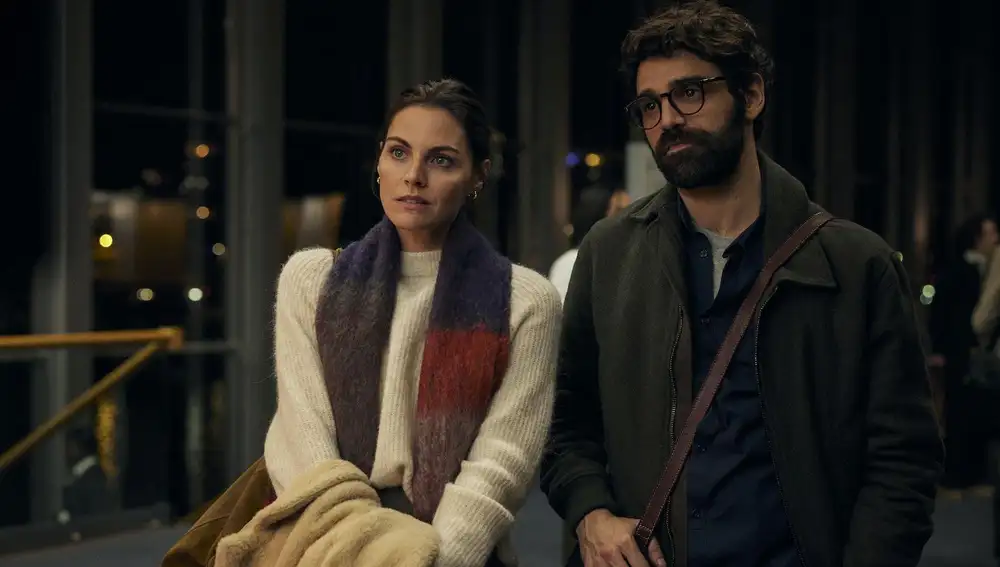 Amaia Salamanca y David Verdaguer en "Siempre es invierno"