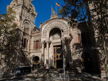 La Audiencia de Barcelona condena a 4 a&ntilde;os de prisi&oacute;n a un juez en excedencia por estafar 850.000 euros