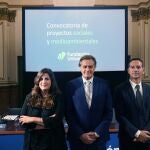 Ana Cabrera, Gerardo Lerones y Manuel Dorado, hoy tras la presentaci&oacute;n de la iniciativa