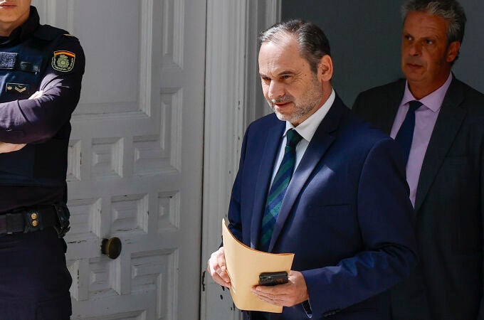 El juez mantiene en libertad al exministro Jose Luis Ábalos