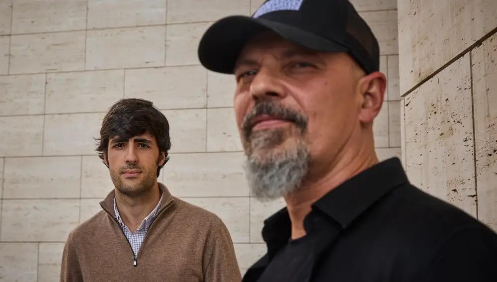 Entrevista con escritores del Grupo Planeta. En la imagen, Alfonso Goizueta y César Pérez Gellida © Alberto R.