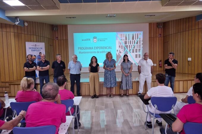 El paro en "mínimos históricos" en Murcia tras un 38% más de contrataciones que el año pasado