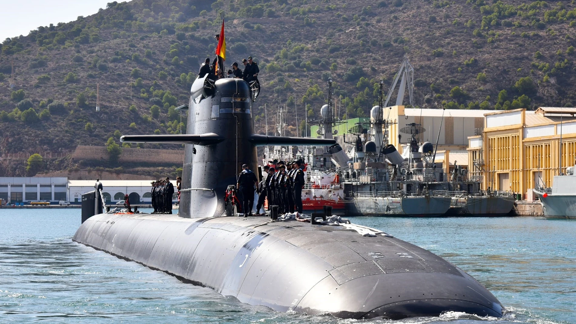 El submarino S-81 'Isaac Peral' sale de Cartagena (Murcia). REMITIDA / HANDOUT por ESTADO MAYOR DE LA DEFENSA (EMAD) Fotografía remitida a medios de comunicación exclusivamente para ilustrar la noticia a la que hace referencia la imagen, y citando la procedencia de la imagen en la firma 15/10/2025