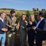González Corral hace balance de la campaña de la vendimia en Soria junto a Benito Serrano y Yolanda de Gregorio, entre otros
