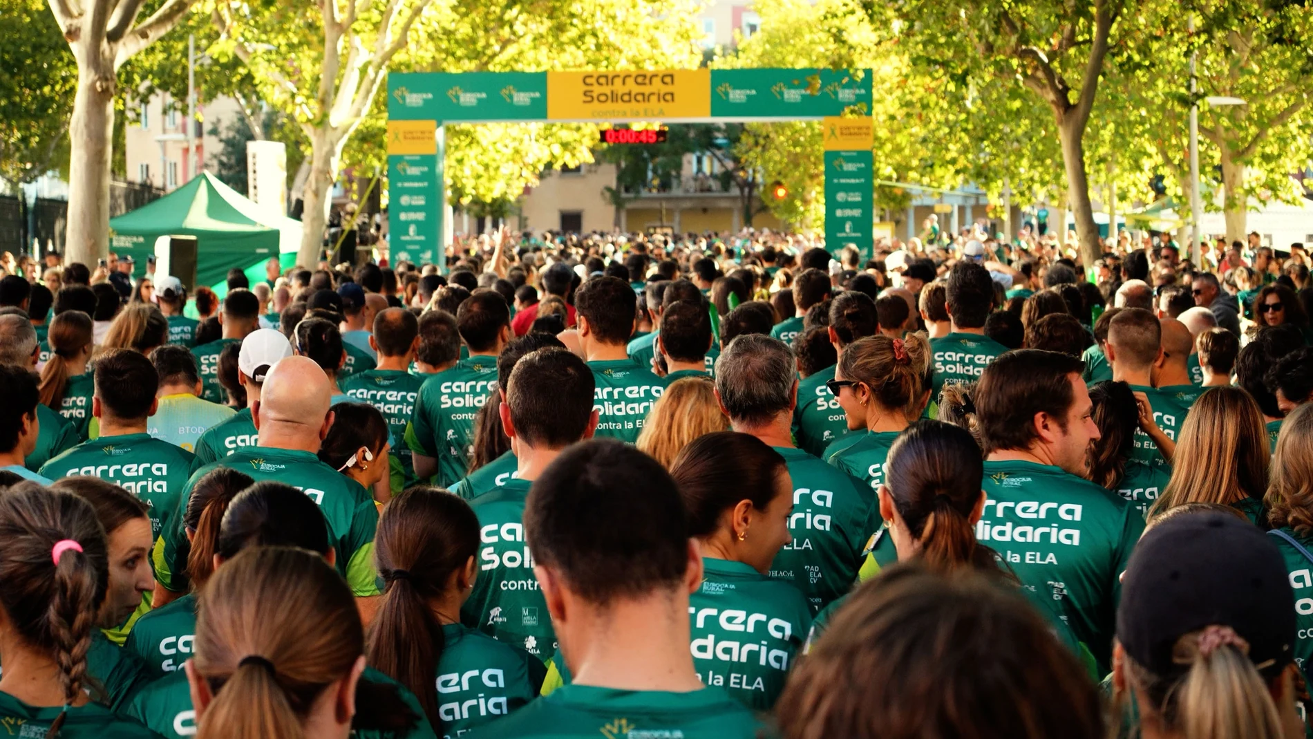 Participantes carrera solidaria contra la ELA