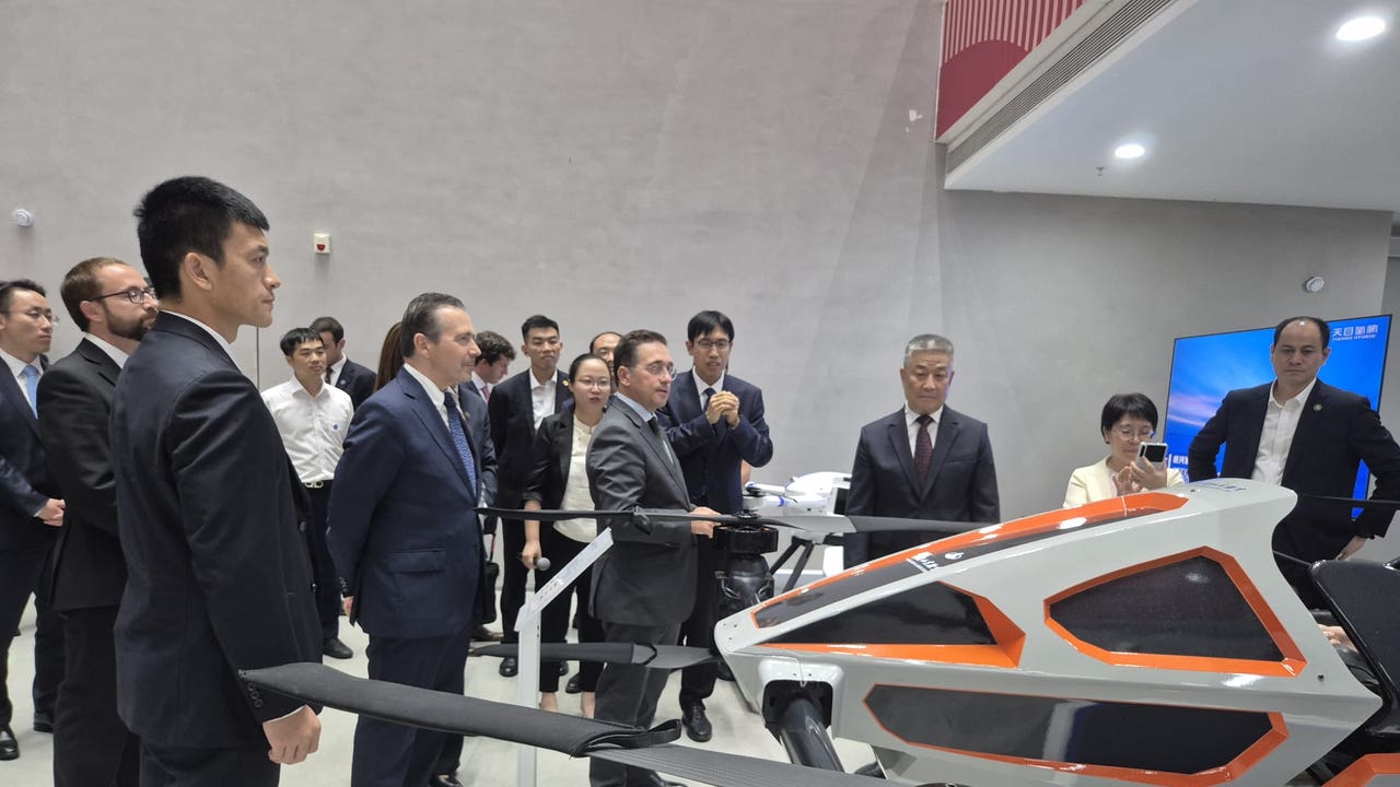 La Universidad Politécnica de Valencia inaugura el primer centro universitario español en el exterior en el 'Sillicon Valley' de China