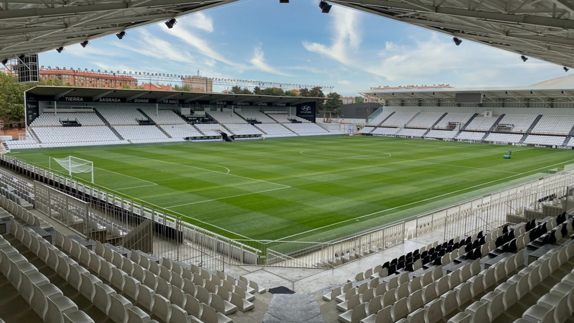 Burgos se suma a la fiebre de la ampliación de estadios en España
