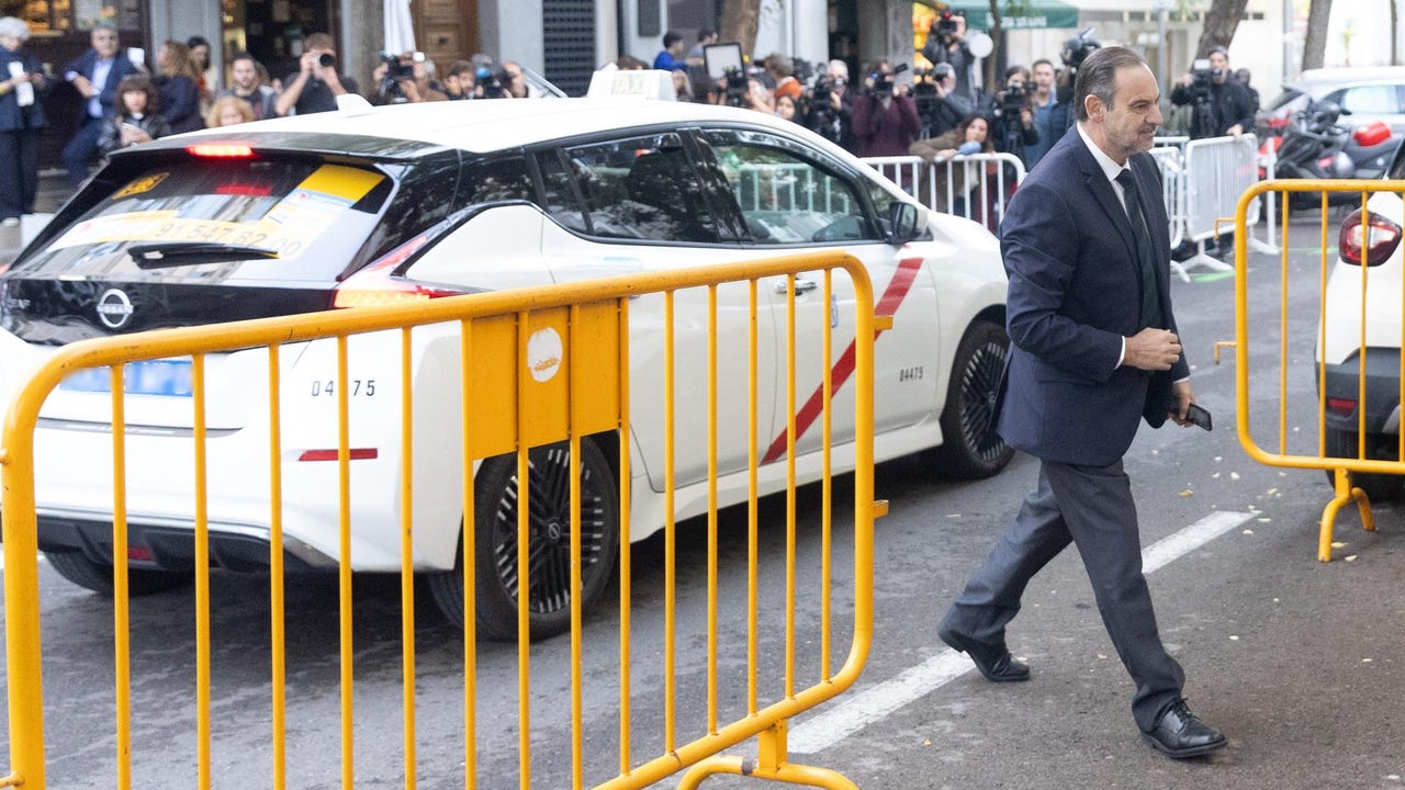 El juez descarta enviar a Ábalos a la cárcel y le mantiene en libertad