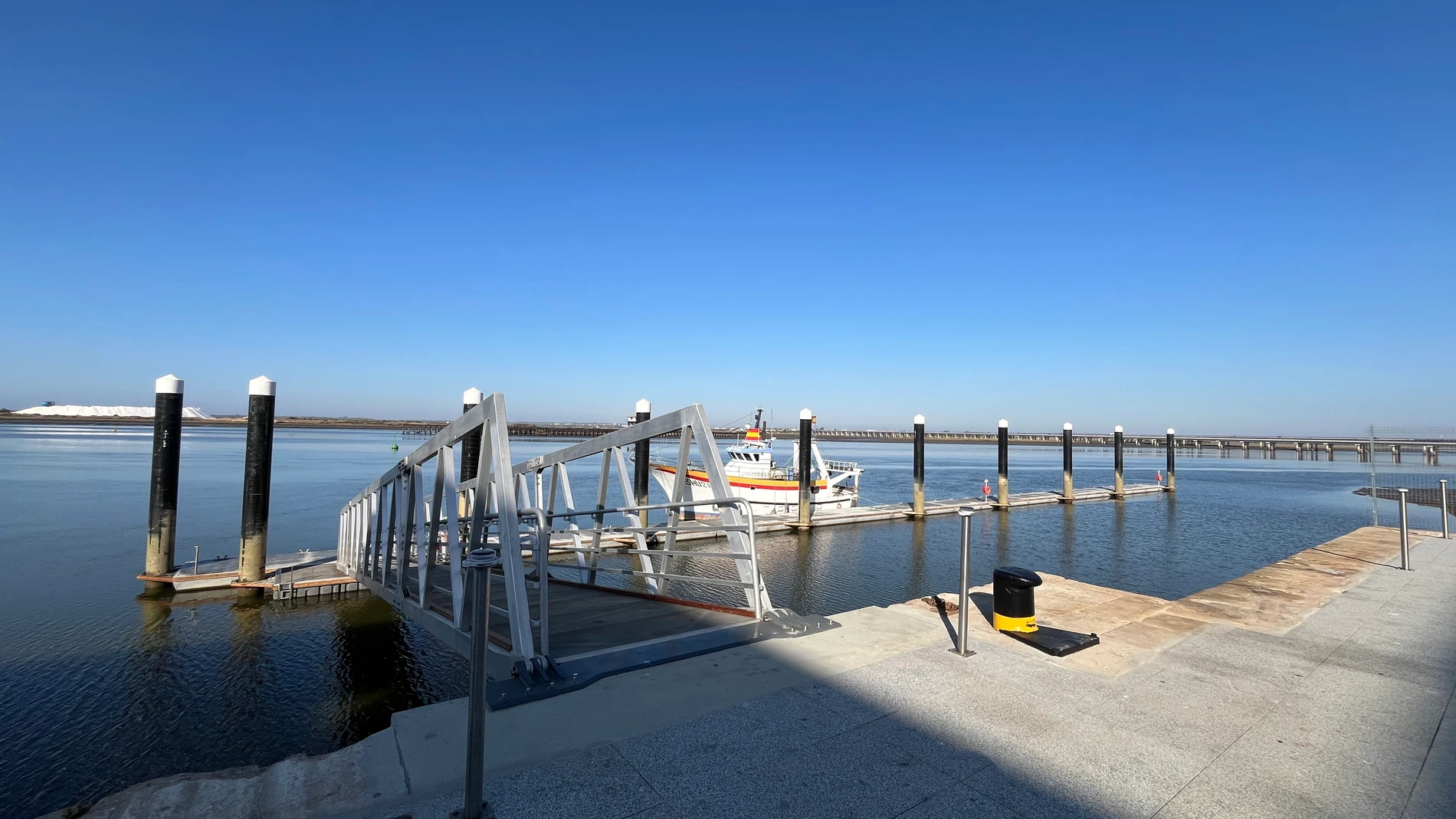 Nuevo pantalán de la Lonja del Puerto de Huelva.REMITIDA / HANDOUT por PUERTO DE HUELVAFotografía remitida a medios de comunicación exclusivamente para ilustrar la noticia a la que hace referencia la imagen, y citando la procedencia de la imagen en la firma15/10/2025