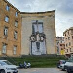El monumento a las «Héroes del Simancas» lleva en Gijón desde 1958