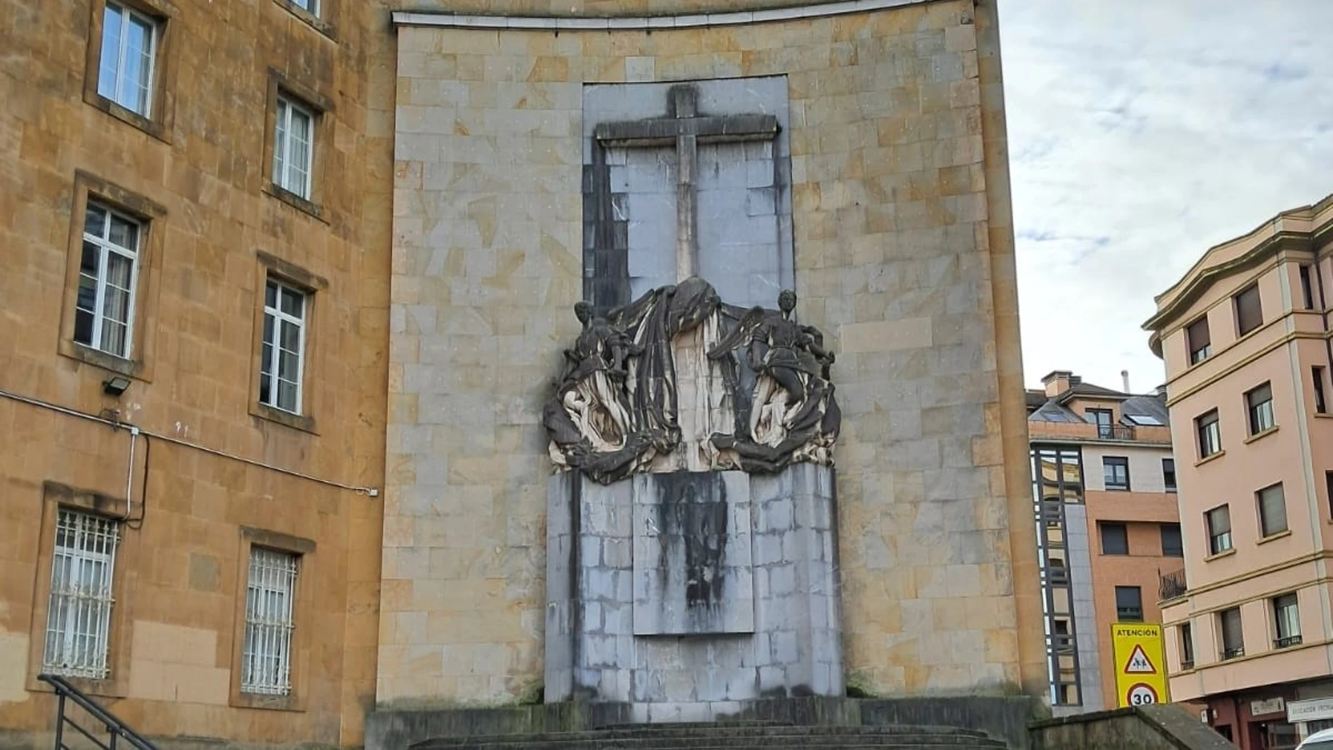(Foto de ARCHIVO)Monumento a los 'Héroes del Simancas', en Gijón.EUROPA PRESS.20/11/2024