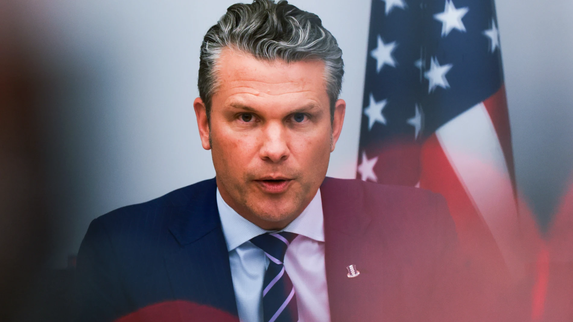 Brussels (Belgium), 15/10/2025.- US Secretary of Defense Pete Hegseth speaks during the Ukraine Defence Contact Group meeting after a meeting of NATO defence ministers at the NATO headquarters in Brussels, Belgium, 15 October 2025. (Bélgica, Ucrania, Bruselas) EFE/EPA/OLIVIER HOSLET