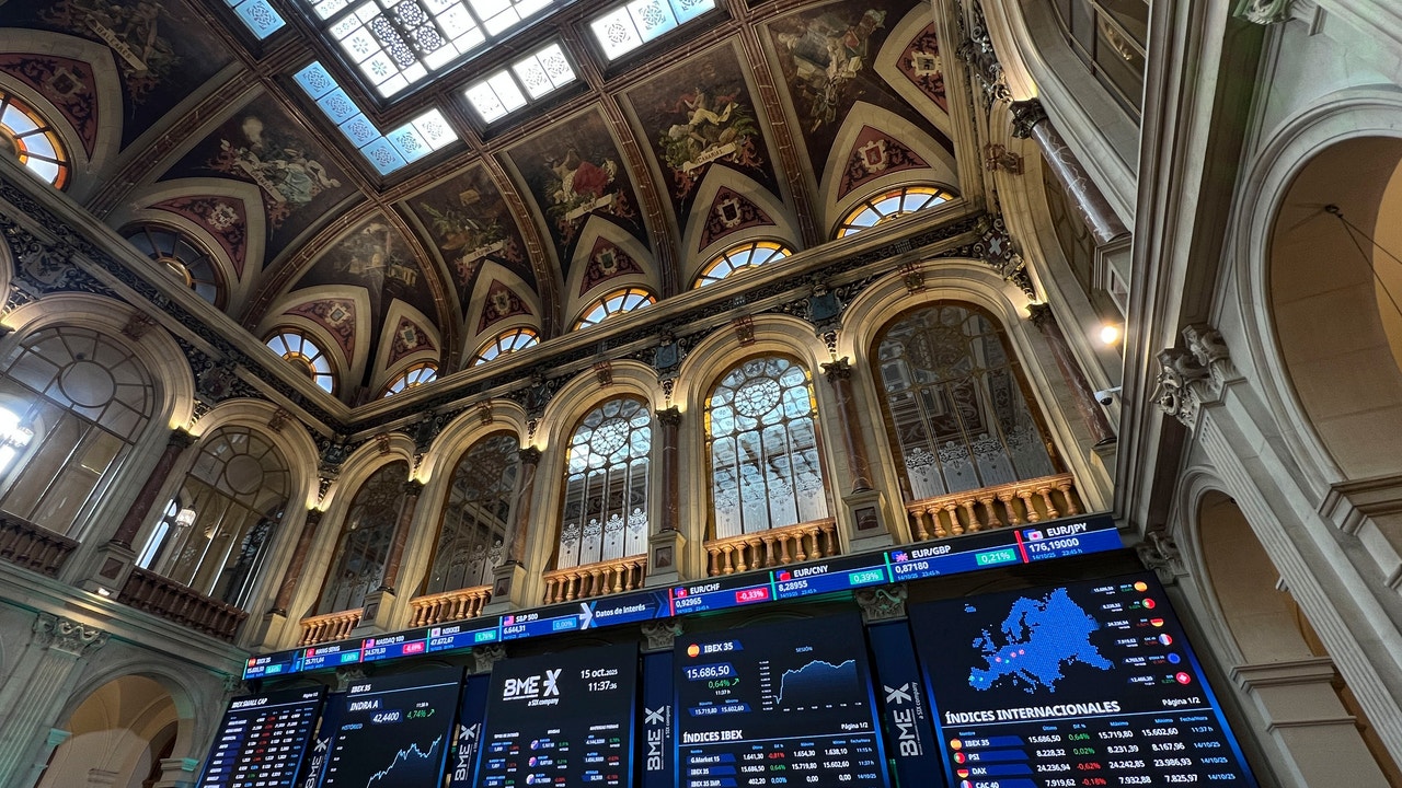 Indra y Solaria lideran el Ibex 35