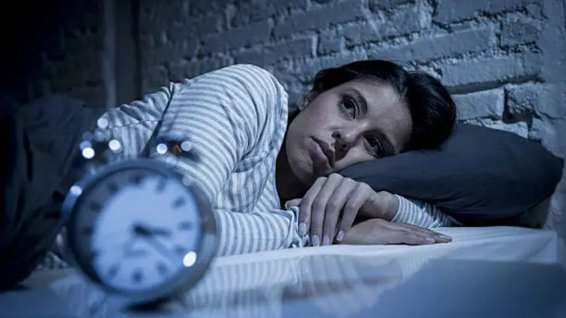 Despertarse a mitad de la noche: por qué ocurre y cómo retomar el sueño según expertos