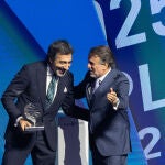 Acto de entrega de la LXXIV edici&oacute;n del Premio Planeta de Novela 2025 Ganador: Juan del Val, Finalista: &Aacute;ngela Banzas 