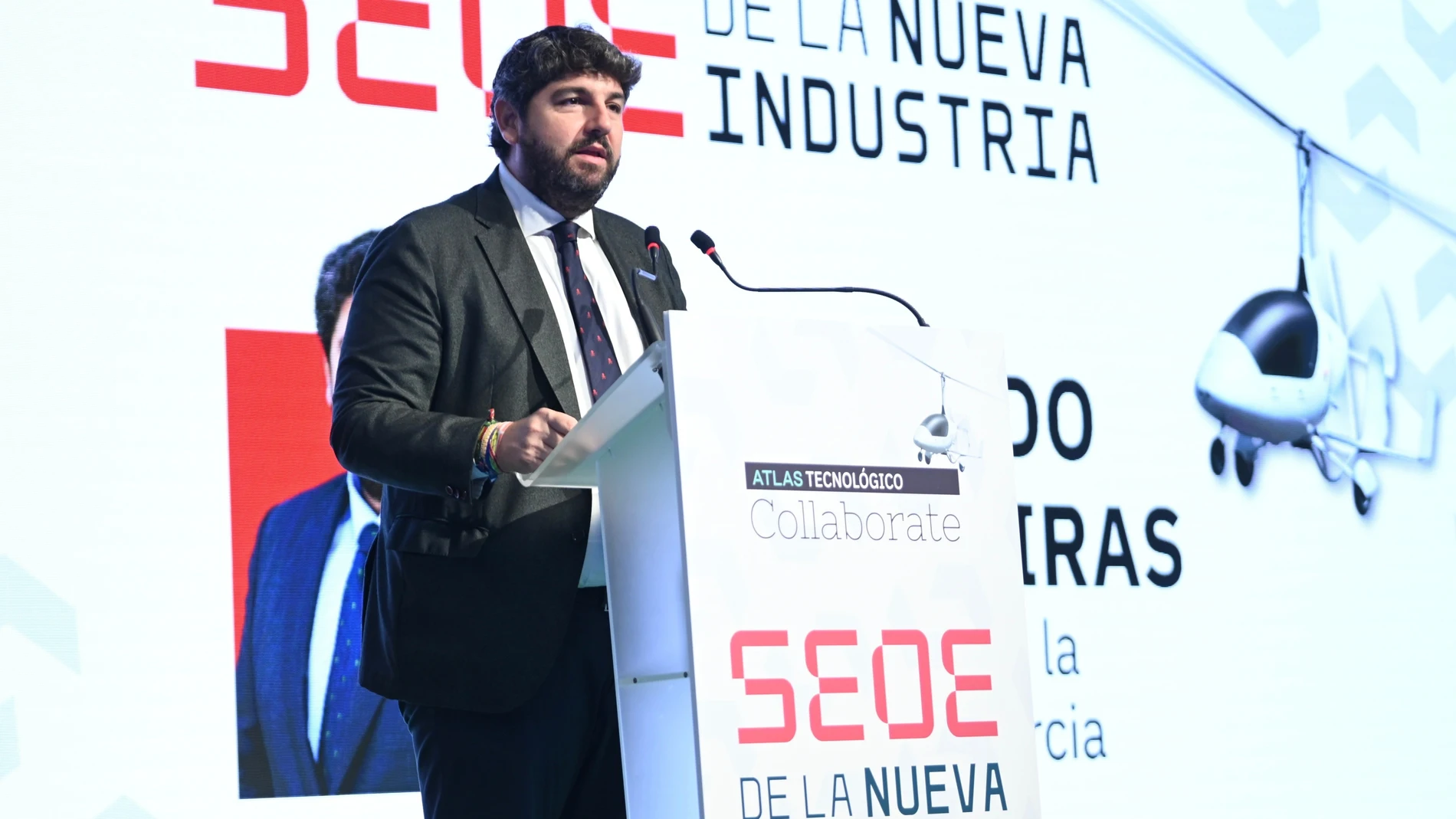 El presidente de la Comunidad, Fernando López Miras, durante la inauguración en Murcia del foro 'Collaborate 2025. Sede de la nueva industria', que reúne a unos 400 directivos del sector industrial y tecnológico de toda España REMITIDA / HANDOUT por COMUNIDAD Fotografía remitida a medios de comunicación exclusivamente para ilustrar la noticia a la que hace referencia la imagen, y citando la procedencia de la imagen en la firma 16/10/2025