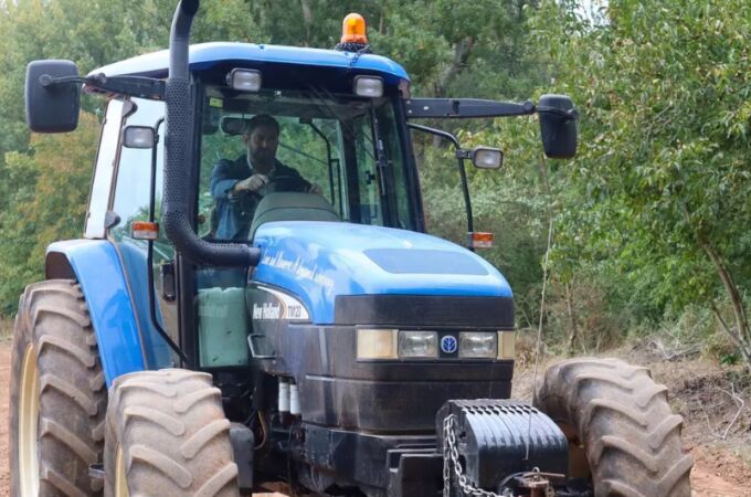 Alejandro Nolasco (Vox), montado en el tractor