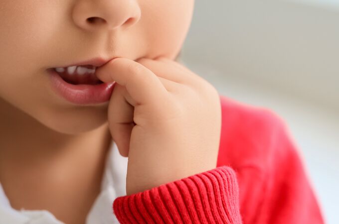 Qué significa morderse las uñas constantemente según la psicología