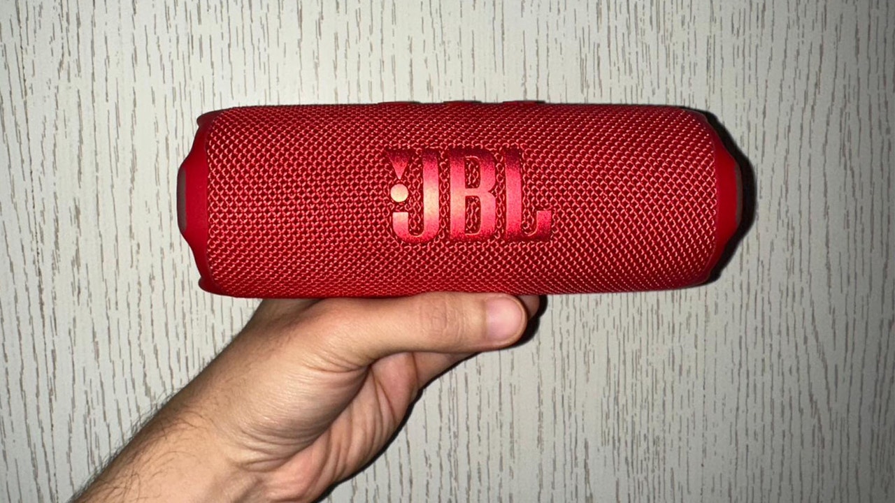 Cae a precio mínimo histórico el nuevo JBL Flip 7, el mejor altavoz ultracompacto para escuchar música