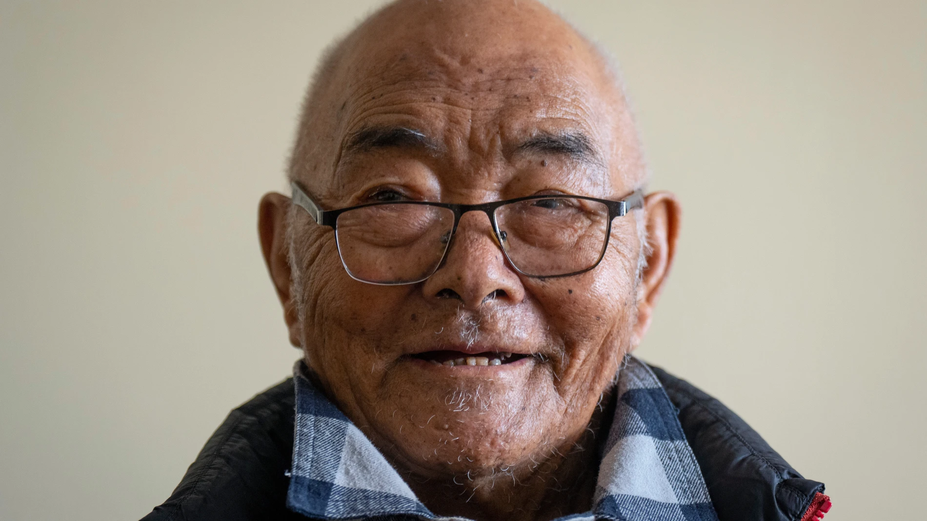 FILE - Kanchha Sherpa, 91, who was among the 35 members in the team that put New Zealander Edmund Hillary and his Sherpa guide Tenzing Norgay atop the 8,849-meter (29,032-foot) peak on May 29, 1953, speaks during an interview with The Associated press in Kathmandu, Nepal, March 2, 2024. (AP Photo/Niranjan Shrestha, File)