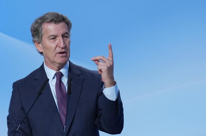 Feijóo felicita a Juan del Val por alzarse con el Premio Planeta: "Un reconocimiento al talento y la narrativa española"