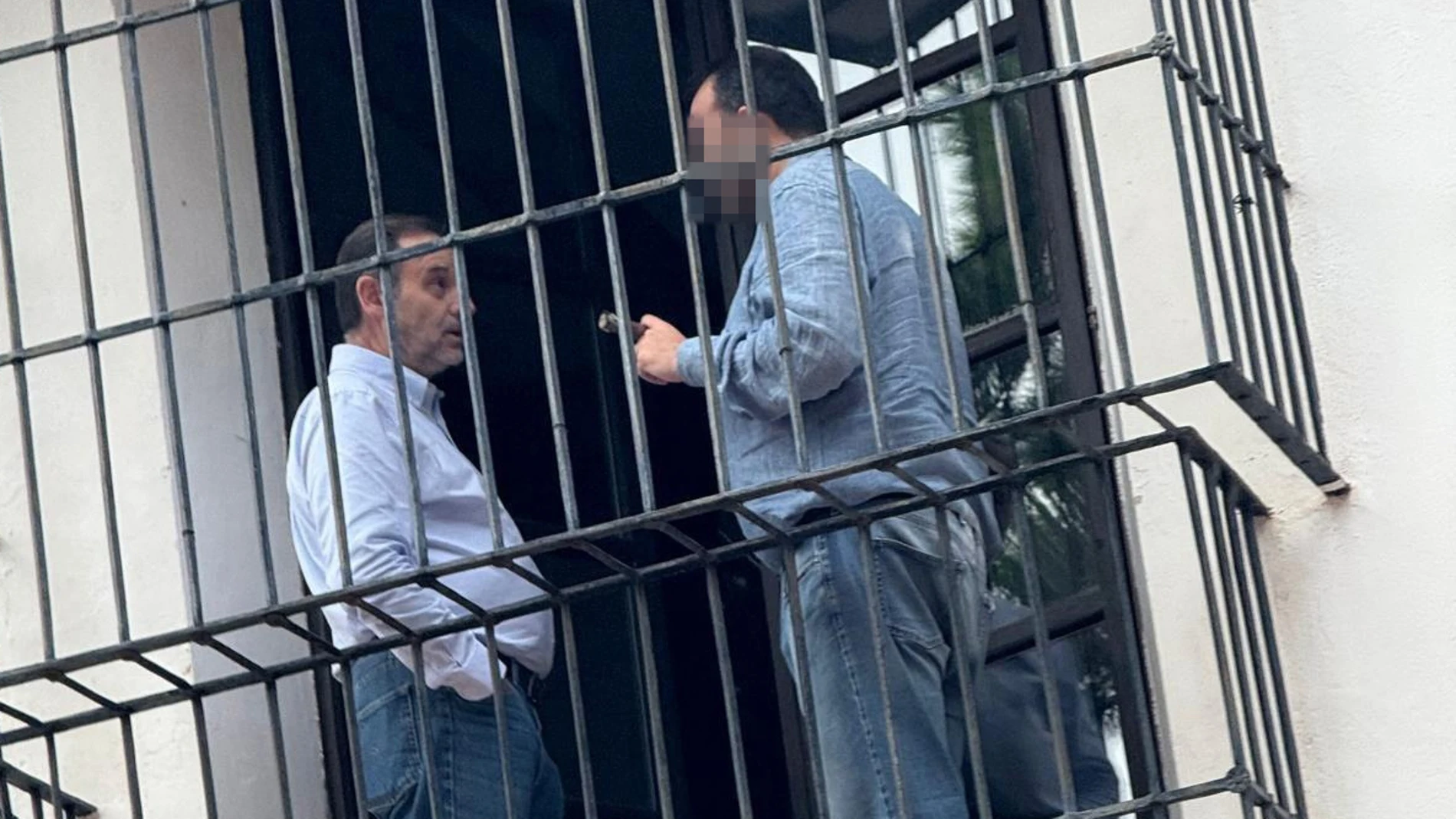 José Luis Ábalos el domingo pasado en la terraza de restaurante anejo al club de golf Escorpión, en Valencia.